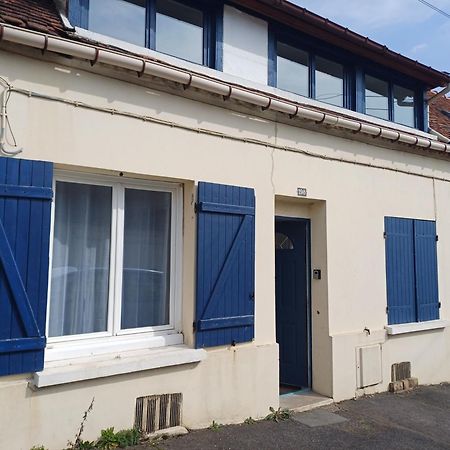 Beauvais - Proche Aeroport - Chambres Privees Exterior foto